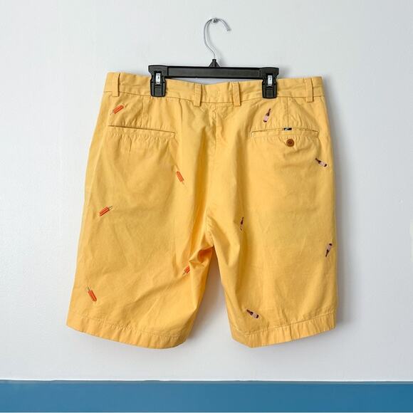 Brooks Brothers Embroidered Chino Shorts MENS 33 Yellow Novelty Food - Picture 2 of 4